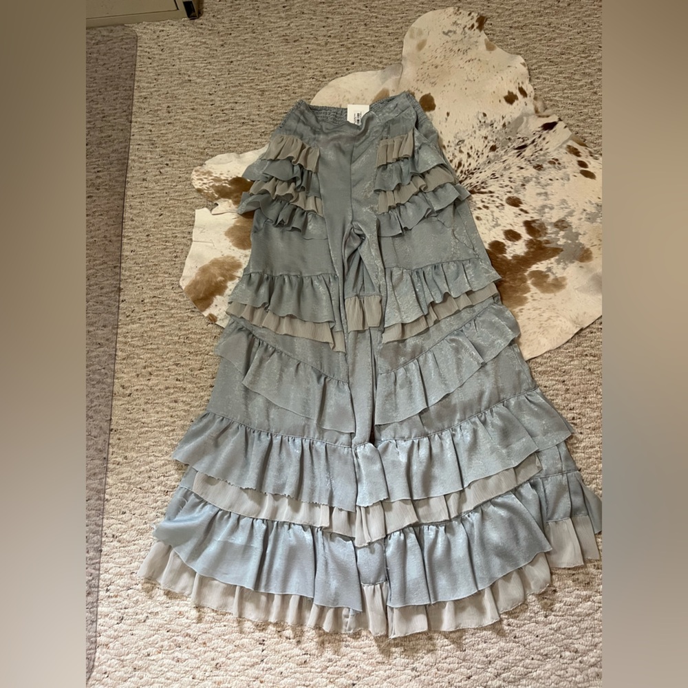 Oli & Hali Gray Ruffled Pants Size Small